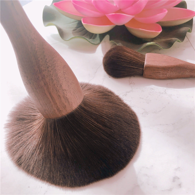 Walnut Handle Makeup Brush with Man-Made Fiber Bristles