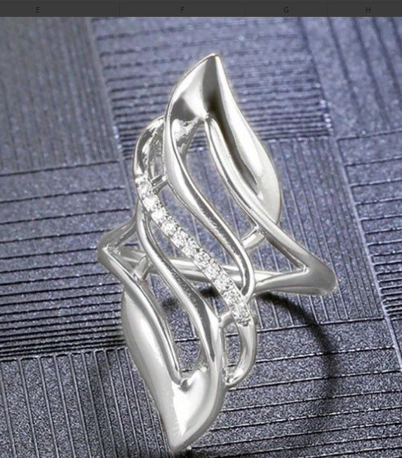 Women’s Exaggerated Curve Ring – Copper Leaves Design Jewelry