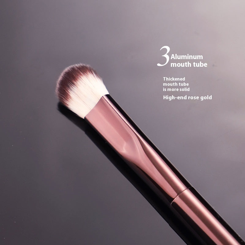Professional Concealer Brush – Long Metal Handle with Soft Artificial Fiber Bristles