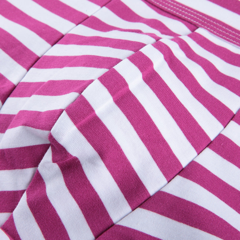Men's underwear with a square corner