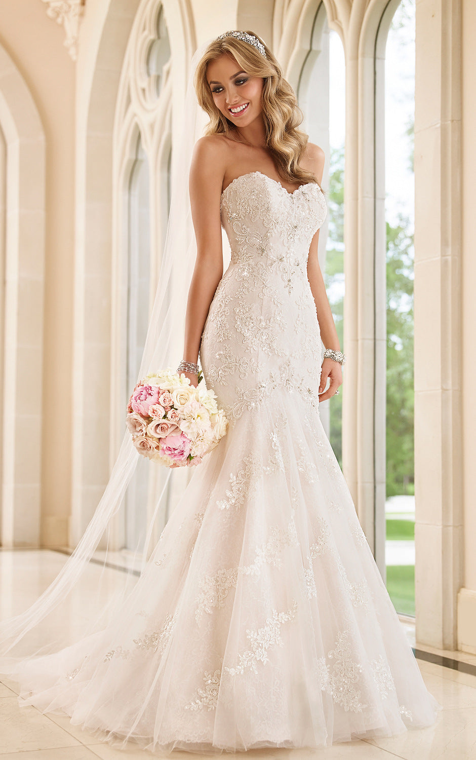 Elegant Trailing Tube Top Lace Wedding Dress with Long Skirt