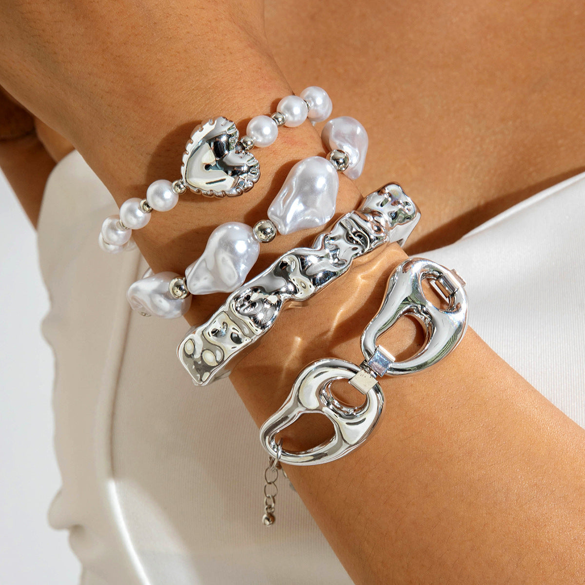 Unisex Punk Iron Bracelet – Multi-Layer Open Geometric Design