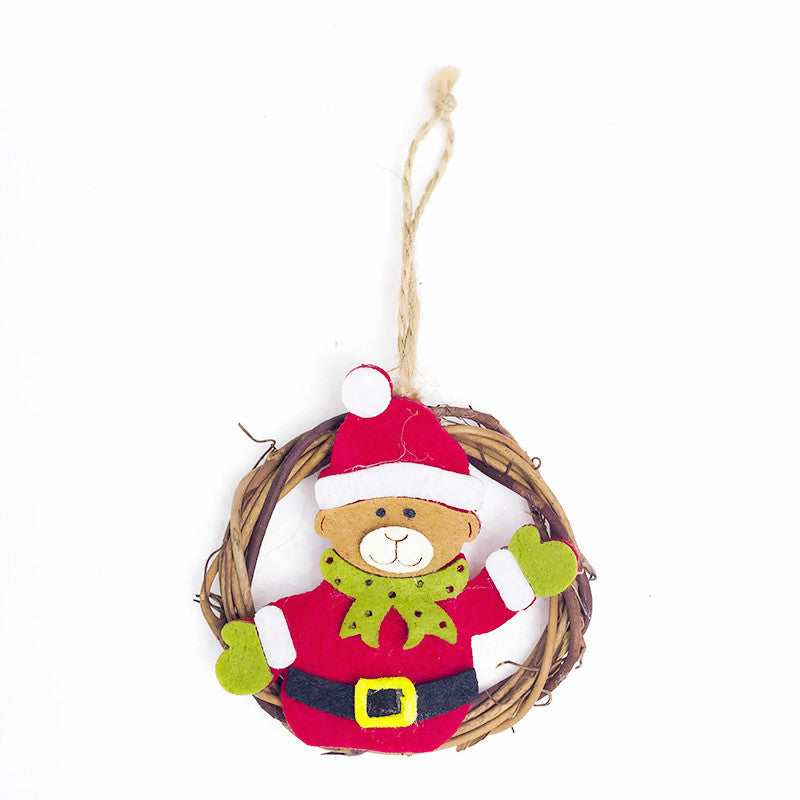 Christmas Wicker Rattan Ring Ornament with Cartoon Felt Santa Pendant