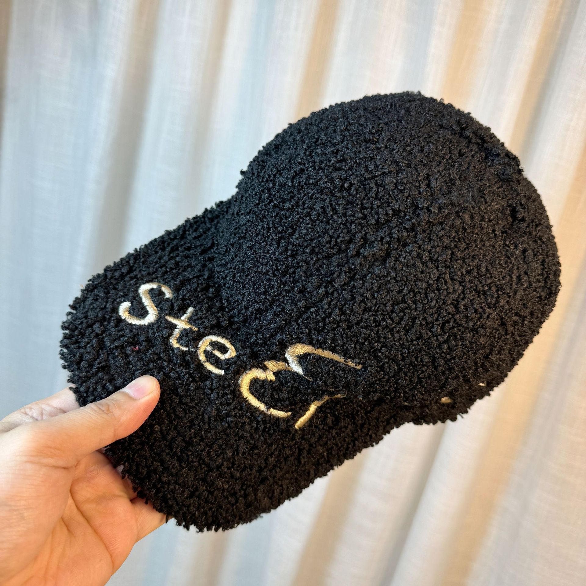 Outdoor Upgrade Warm Lamb Fur Peaked Cap – Embroidered Letters, Face-Slimming Design