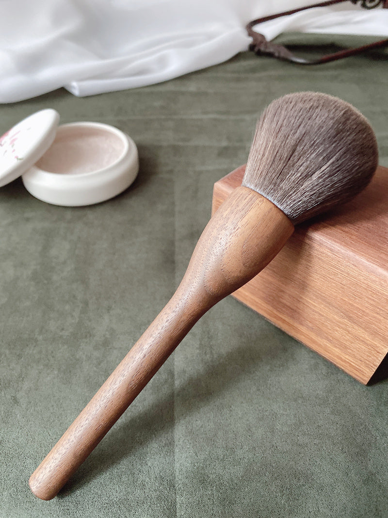 Walnut Handle Makeup Brush with Man-Made Fiber Bristles