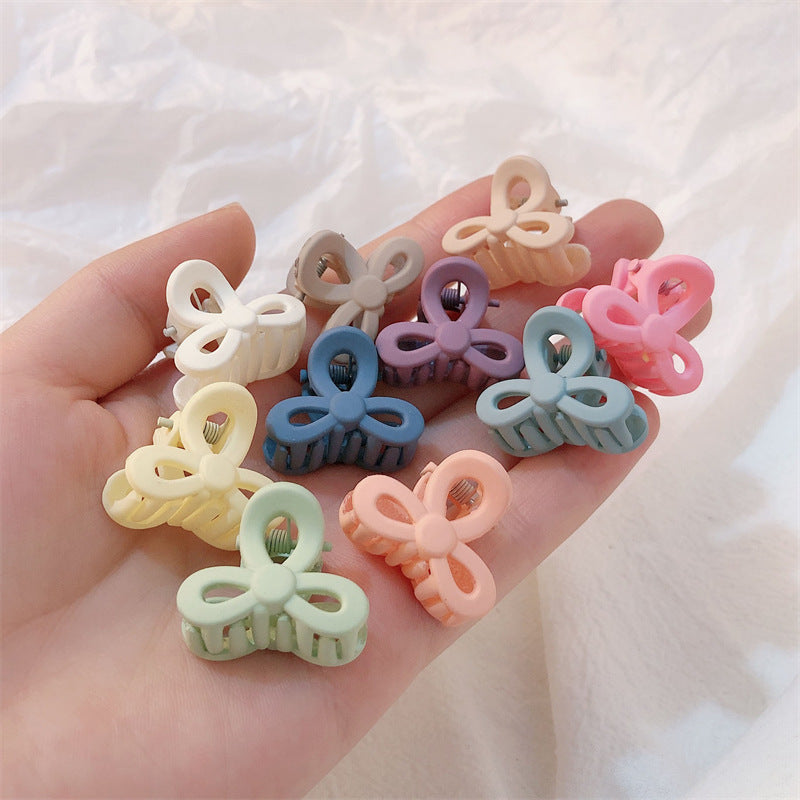 Women's Hair Clip With Frosted Back Of The Head Spoon