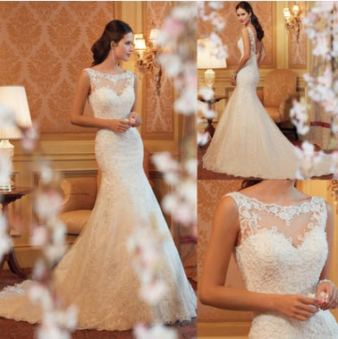 Elegant Lace Fish Tail Wedding Dress with Flattering Silhouette