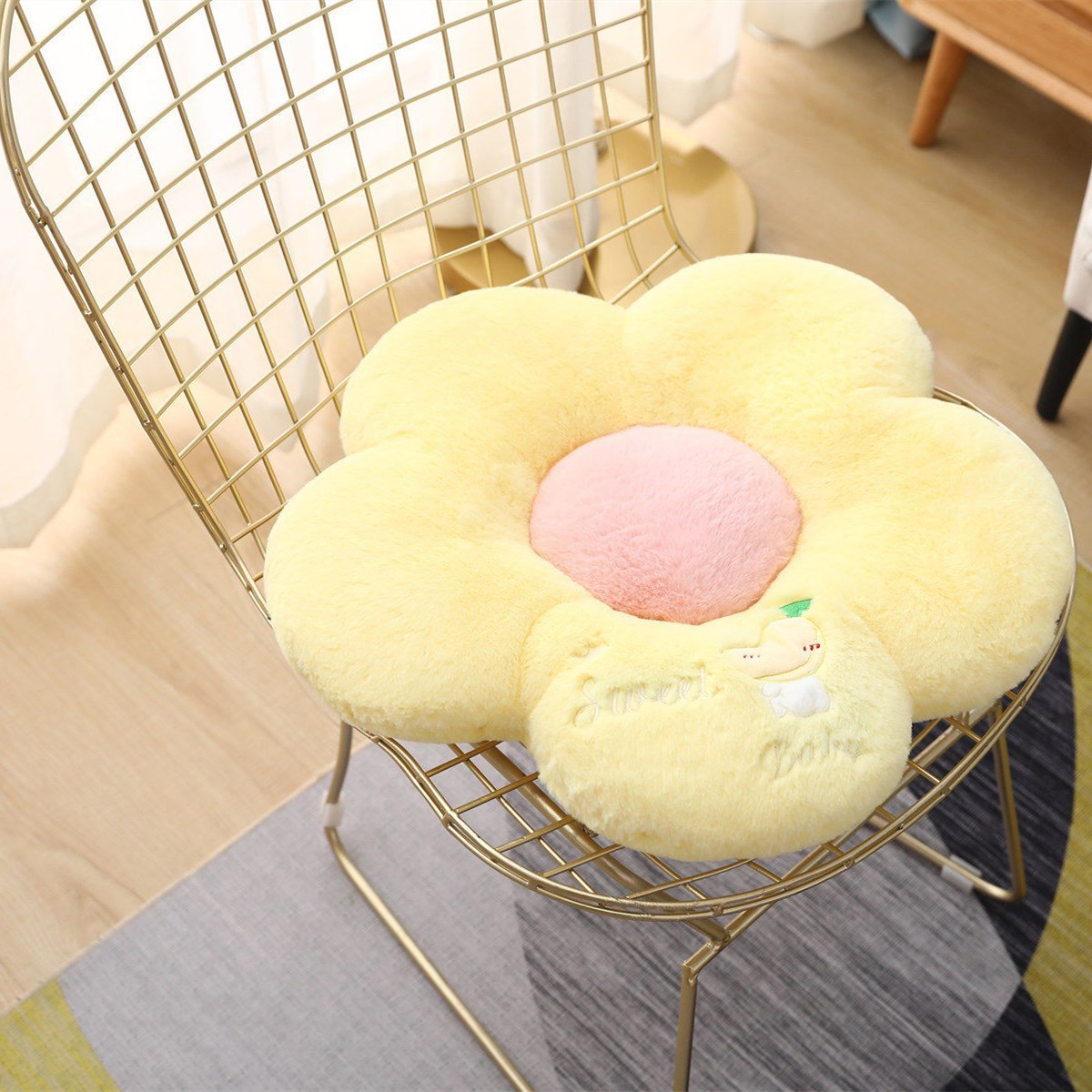 Ins Student Office Flower Cushion Plush Pillow Chair Cushion Bay Window Cushion Flower Tatami Mat