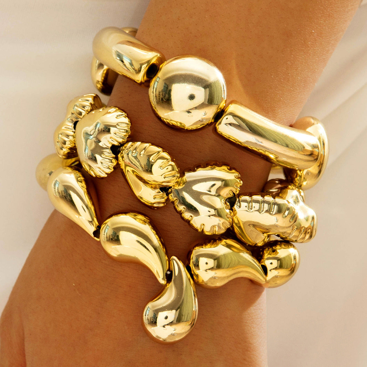 Unisex Punk Iron Bracelet – Multi-Layer Open Geometric Design