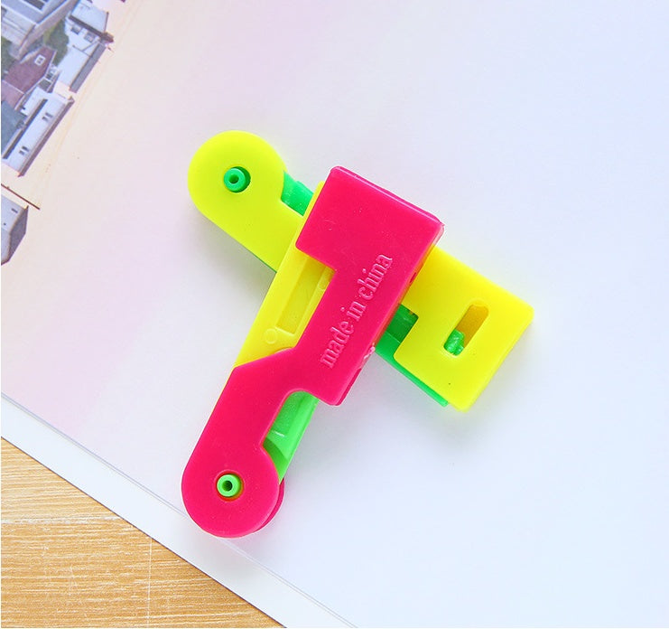 Newest Elderly Use Automatic Needle Threader – Sewing and Embroidery Tool