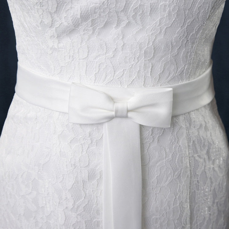 Slimming One-Shoulder Lace Fishtail Wedding Dress with Small Trailing