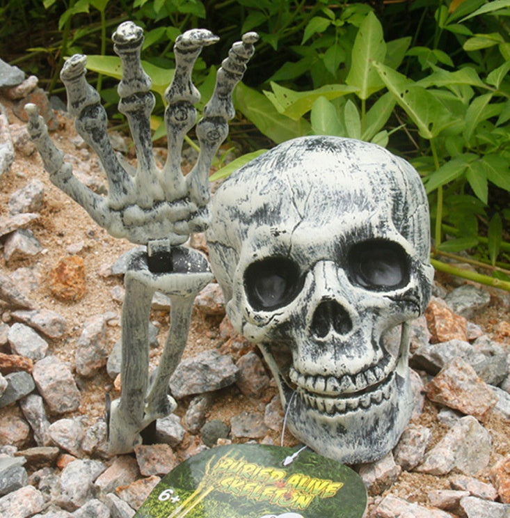Halloween Skull Claw Props – Funny Horror Simulation Ornaments for Haunted House and Garden Decorations