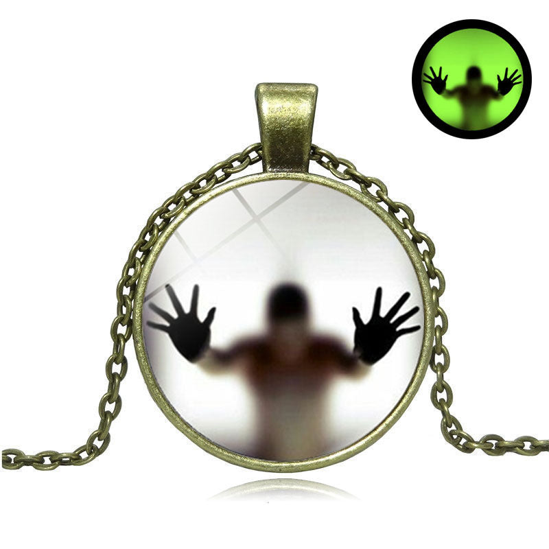 Halloween Luminous Necklace – Round Glow-in-the-Dark Clavicle Pendant Vintage Sweater Chain Accessory