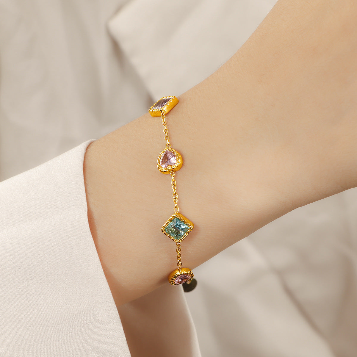 Women's Gold Heart Zircon Bracelet – Titanium Steel Gleaming Design