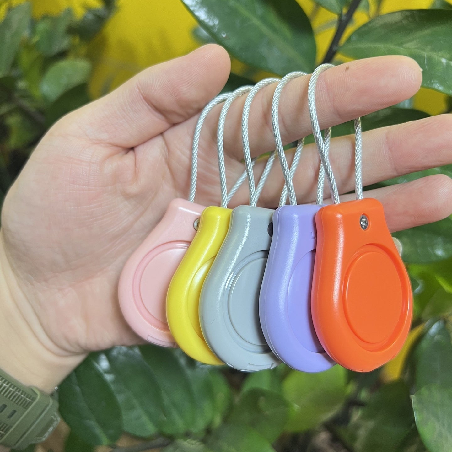 Anti-loss Alarm Device All-inclusive Waterproof Metal Necklace Chain Safety Lock Protective Cover
