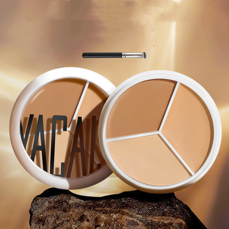 Three Color Waterproof Concealer Kit With Synthetic Brush
