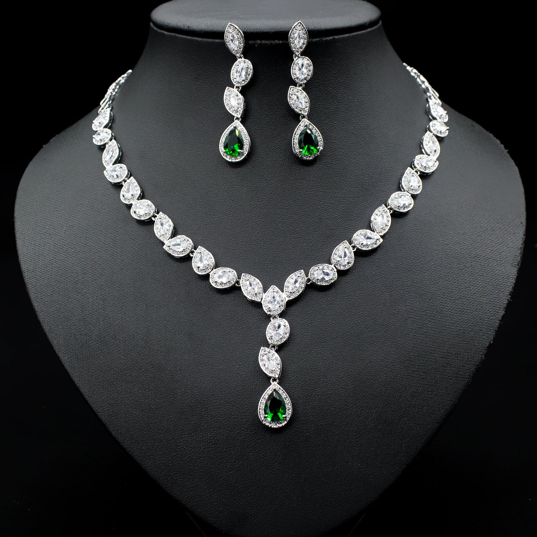 Noble Luxury Women’s Colorful Zircon Necklace and Earrings Three-Piece Set with Clavicle Chain