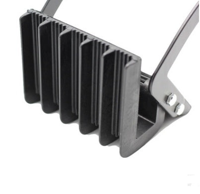 Portable Metal and Wood Panel Quick-Clip Handle with Iron and Plastic Construction