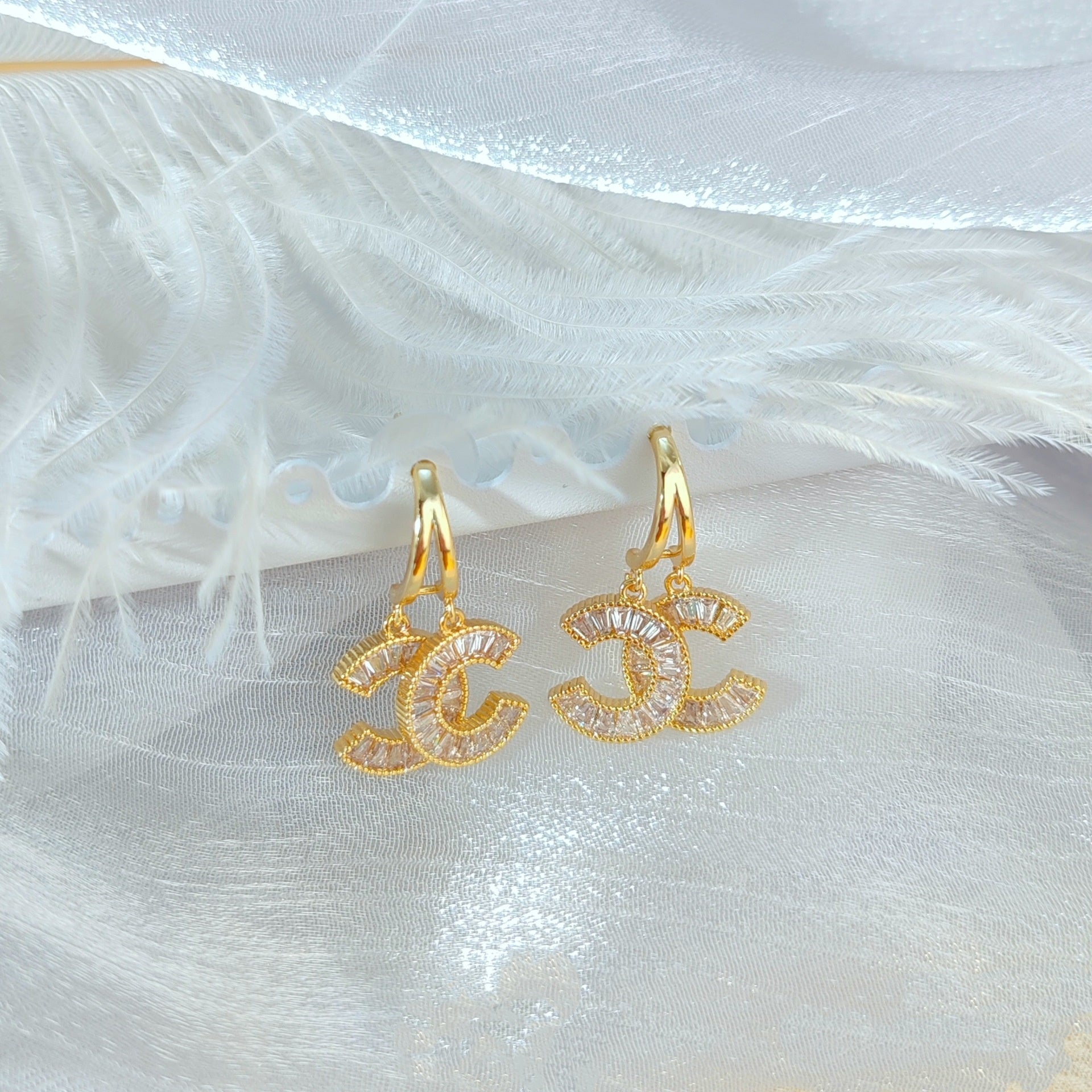Pearl Bow Stud Earrings Women's High Sense