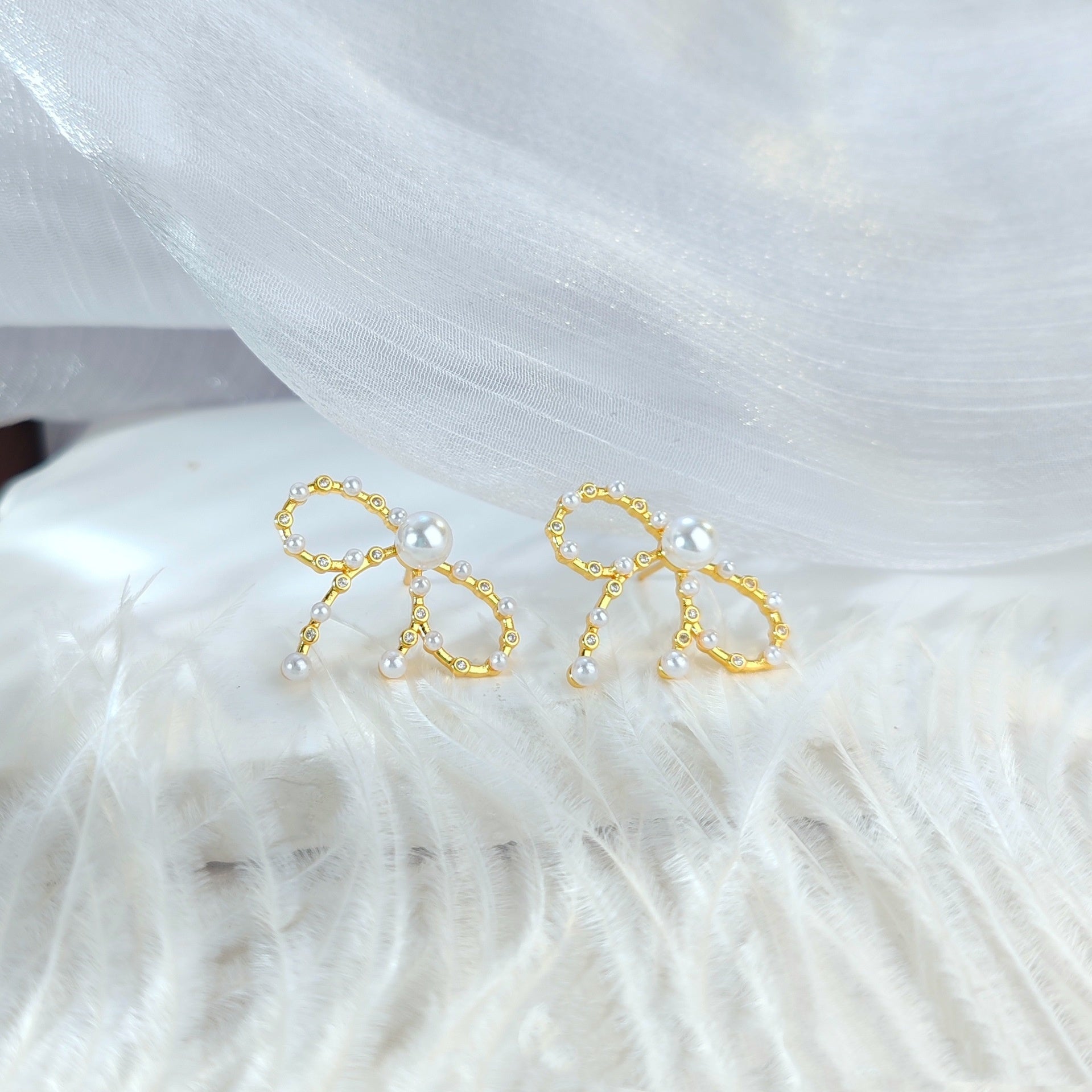 Pearl Bow Stud Earrings Women's High Sense
