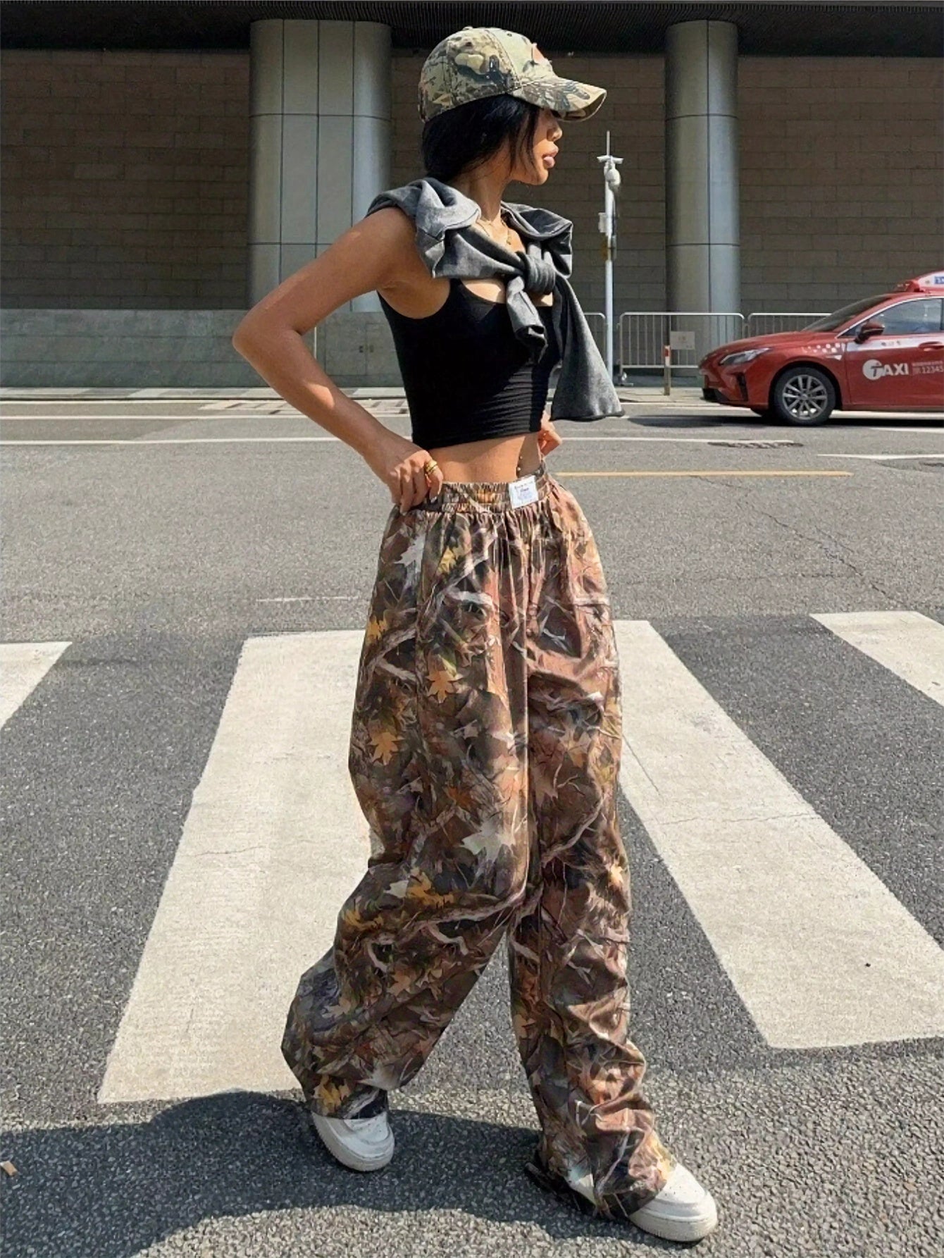 High Waist Loose Fit Branch Pattern Pants – Comfortable Casual Style