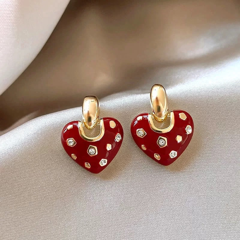Women's Retro Heart Stud Earrings – Zinc Alloy Vintage Design