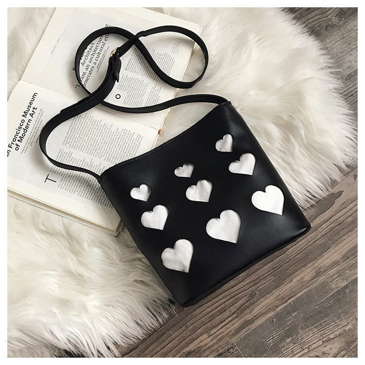 Hollow Peach Heart Bucket Bag