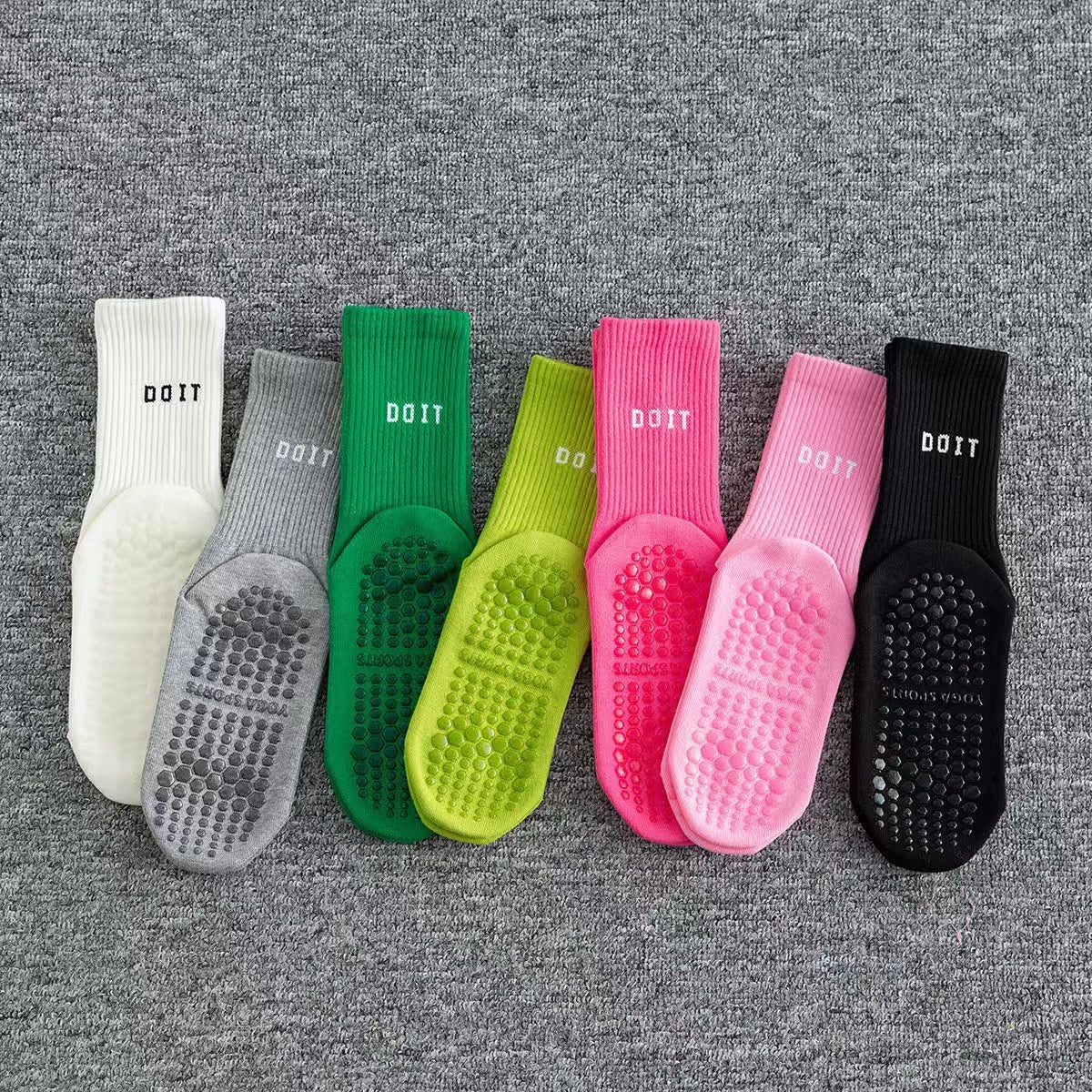 Women’s Mid-Calf Yoga Socks Trendy Letter Non-Slip Breathable