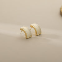 Arc Auricular Needle