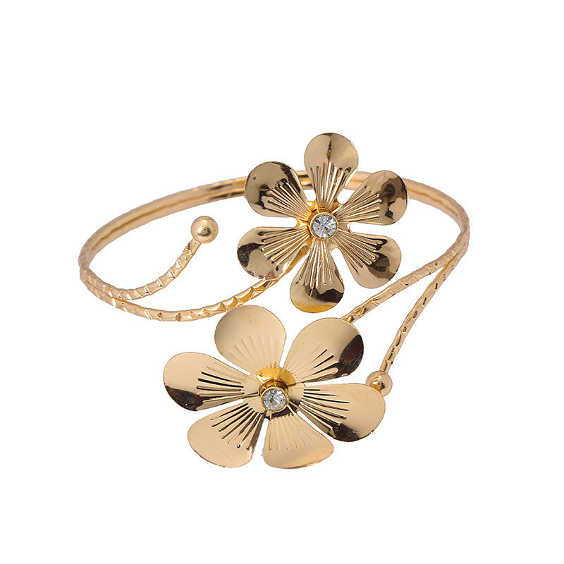 Women's Exaggerated Metal Flower Armband Zinc Alloy Gold