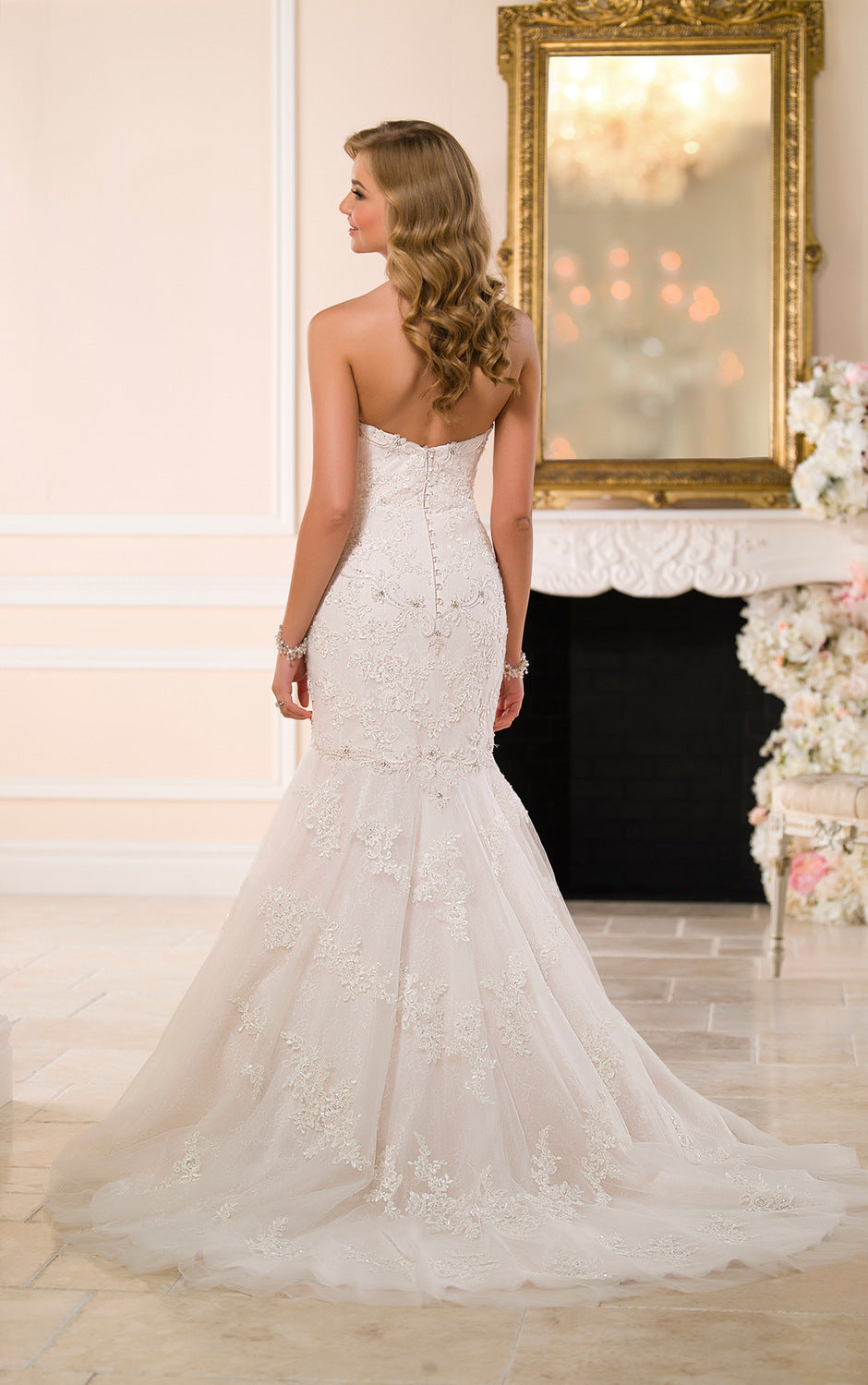 Elegant Trailing Tube Top Lace Wedding Dress with Long Skirt