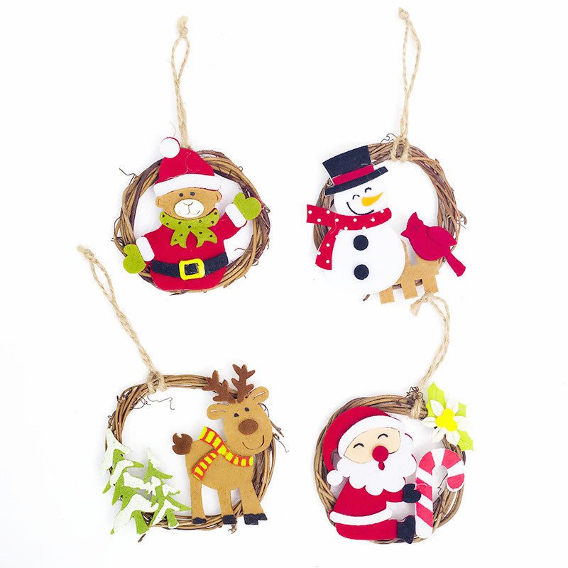 Christmas Wicker Rattan Ring Ornament with Cartoon Felt Santa Pendant