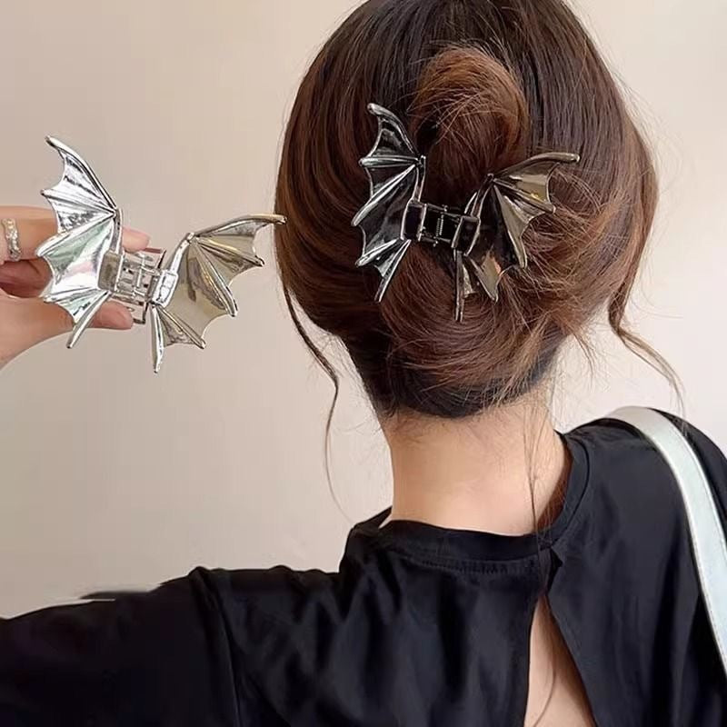 Metal Bat Hair Clip – High-Grade Women’s Hair Accessory