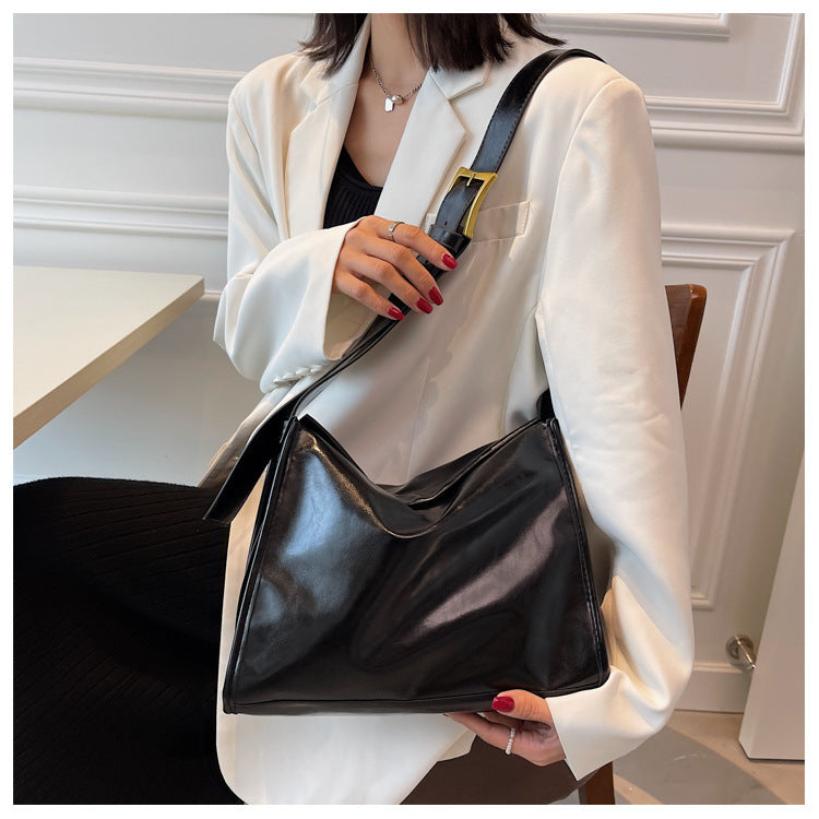 New Retro Large Capacity Tote – Commuter Crossbody Bag