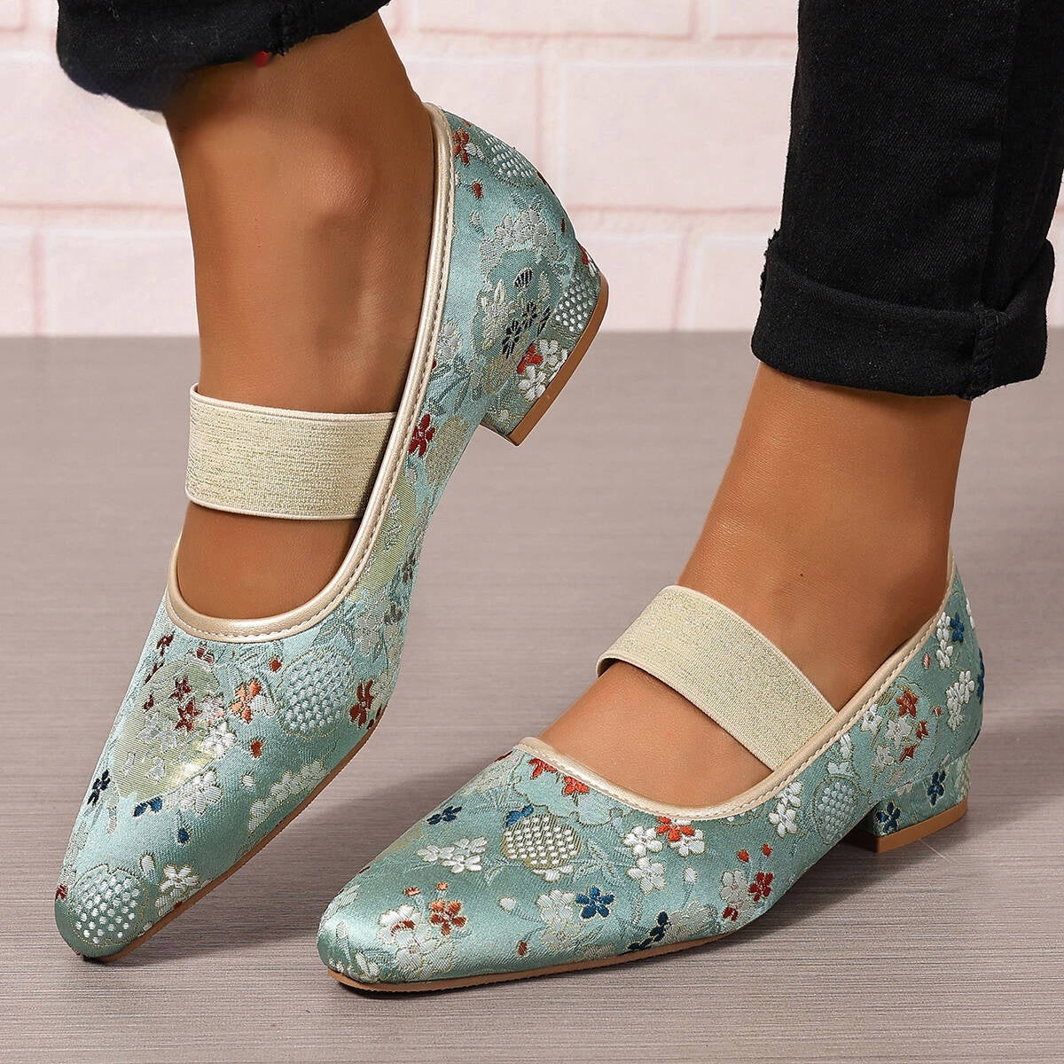 Chunky Heel Embroidery Women's Pumps