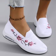 Womens Embroidered Cloth Flats Regular Fit Breathable