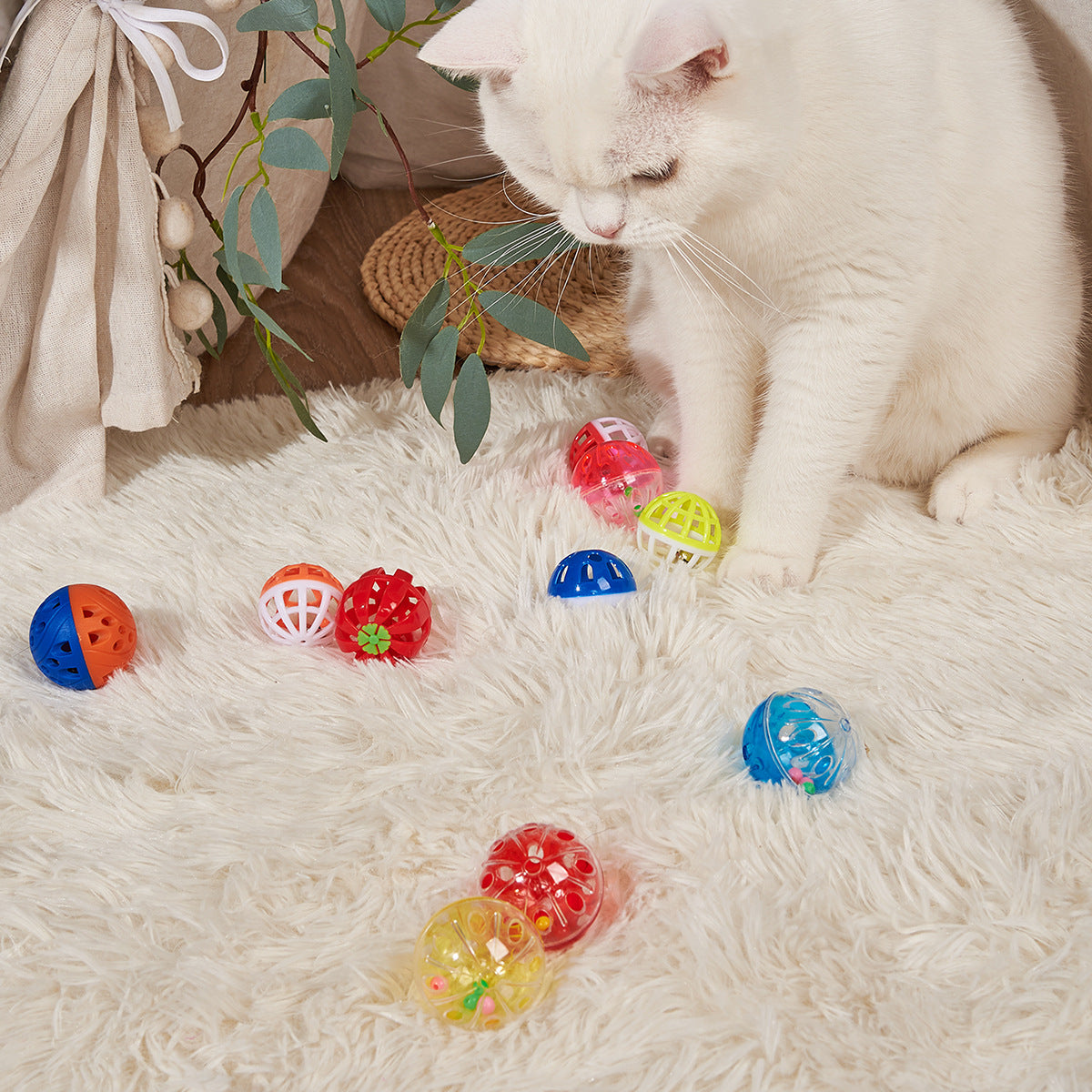 Colored Plastic Bell Mesh Hollow Sound Cat Teasing Ball