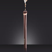 Professional Concealer Brush – Long Metal Handle with Soft Artificial Fiber Bristles