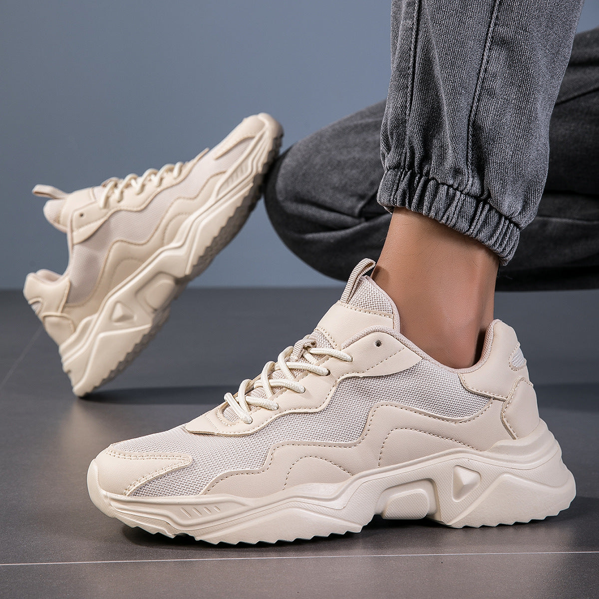 Thick-soled Shock Absorbing Lightweight Casual Sneaker