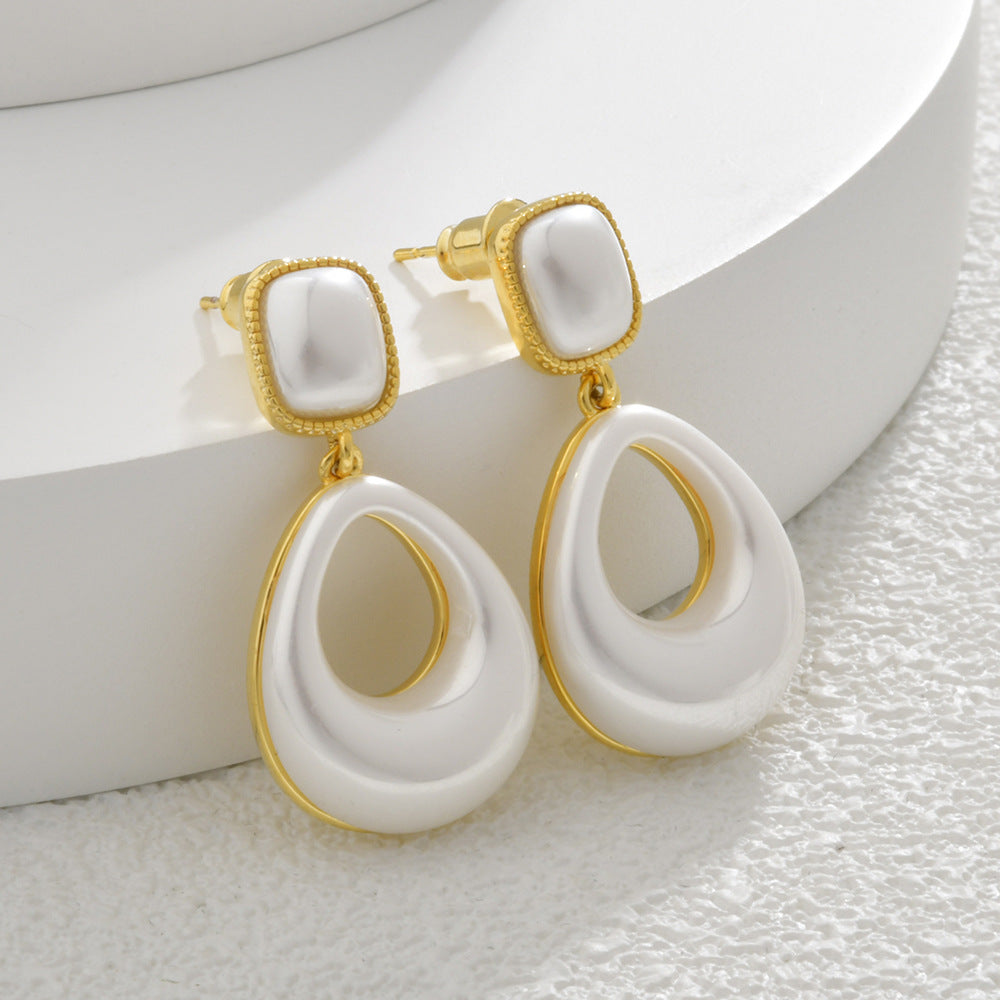 High-grade Water Drop Mabe Pearl Eardrops Graceful And Fashionable