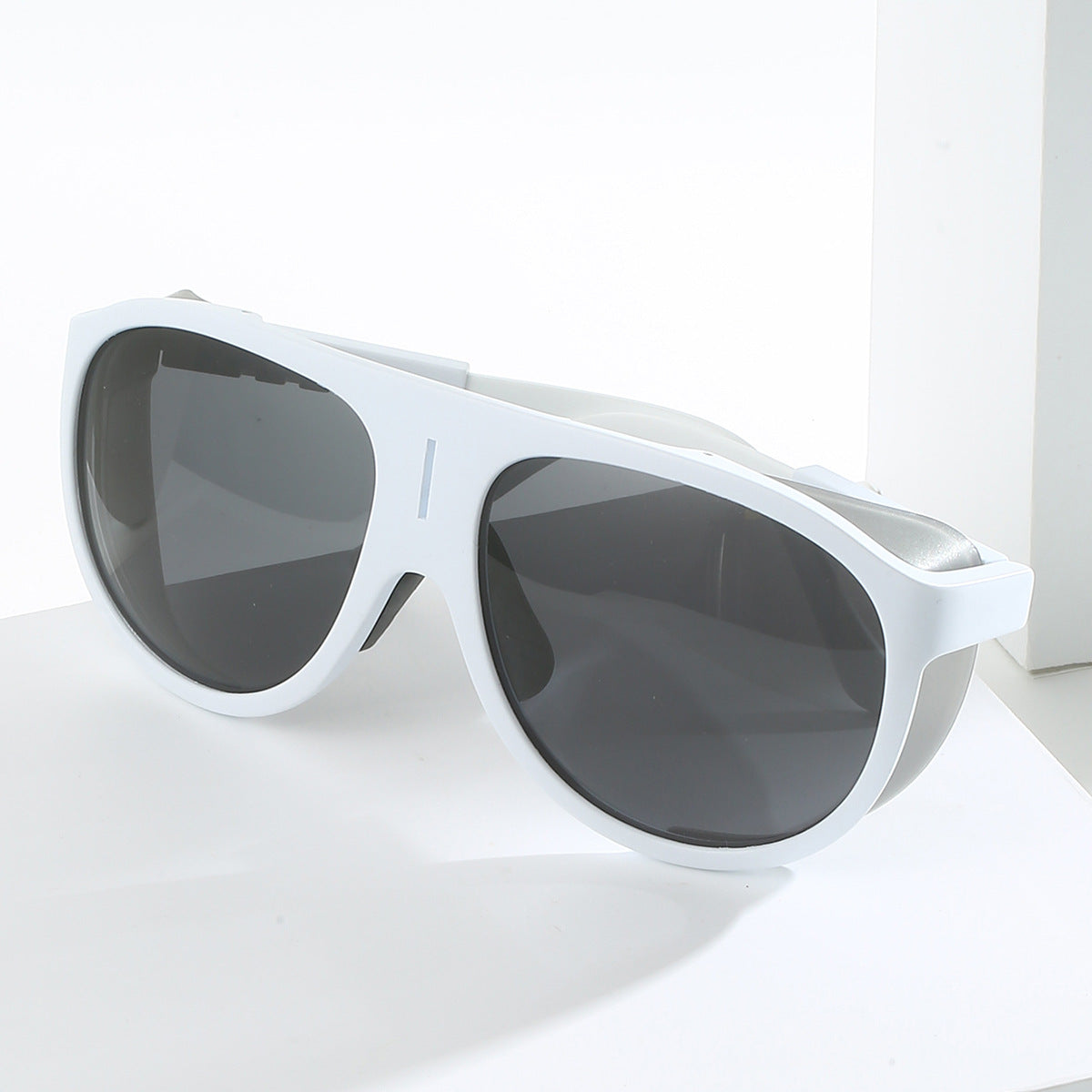 Large Frame Polarized Sunglasses for Outdoor Sports and Riding