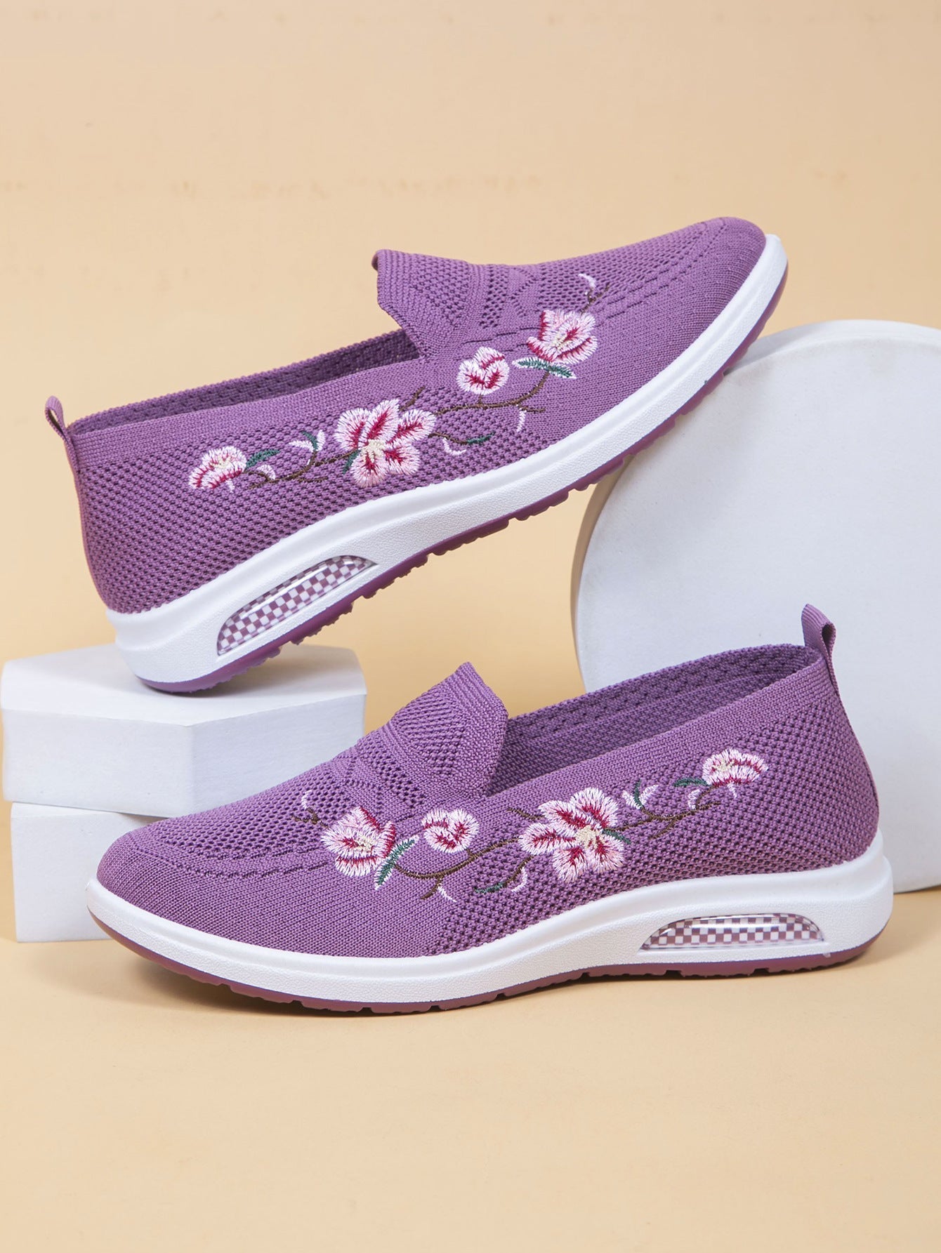 Womens Embroidered Cloth Flats Regular Fit Breathable