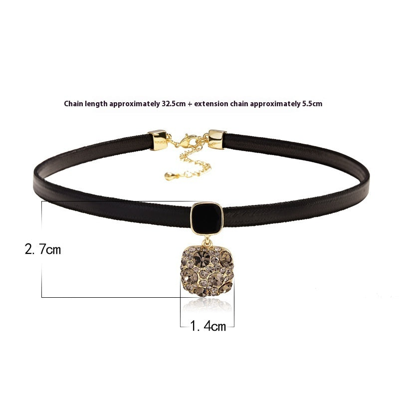 Alloy Black & Rhimestone Square Short Necklace