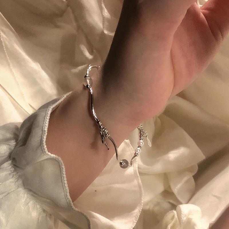 Women's Fishtail Bow Bracelet – Alloy Regular Fit Design