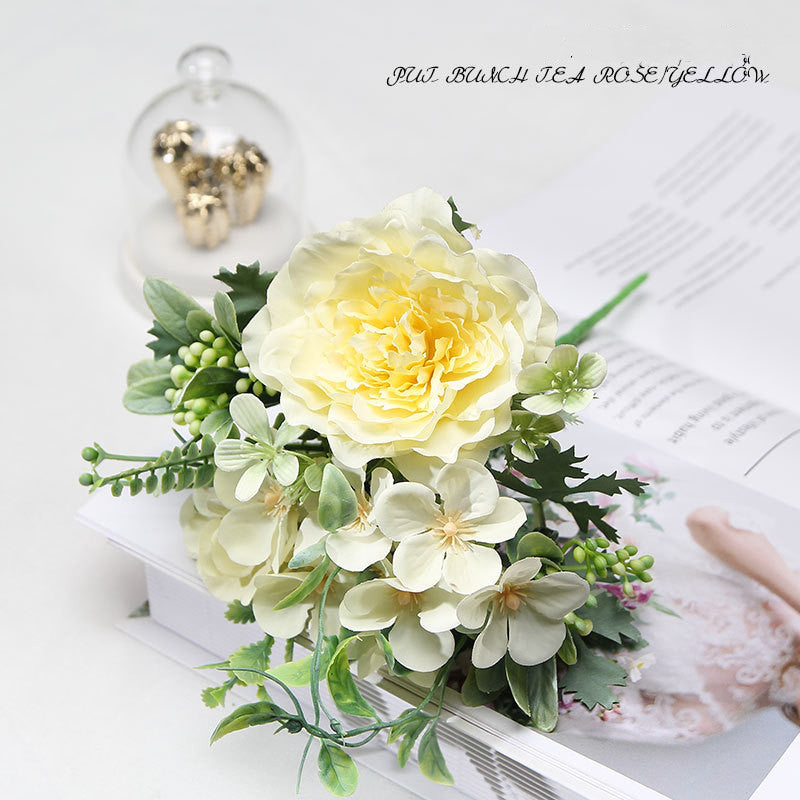 Simulation Wedding Holding Bouquet