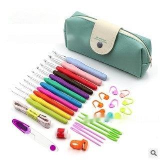 Crochet Needle Beard Pack – Colorful TPR Soft Handle Crochet Hook Set