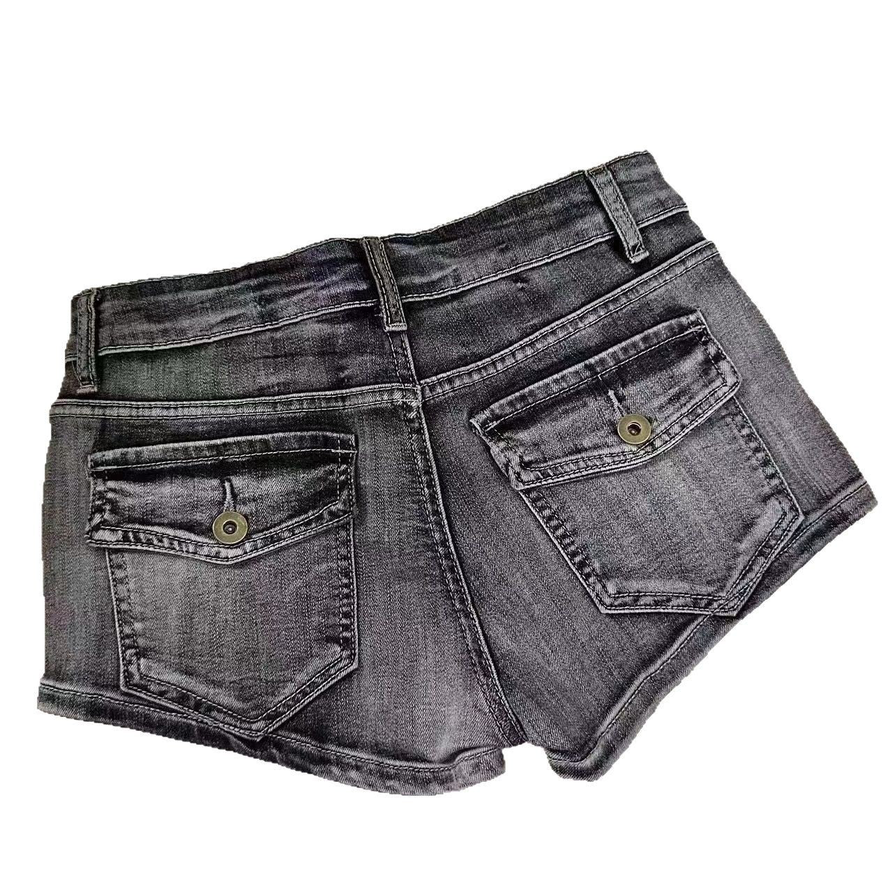 Women’s Low-Waist Retro Washed Denim Shorts – Vintage Look, Raw Hem