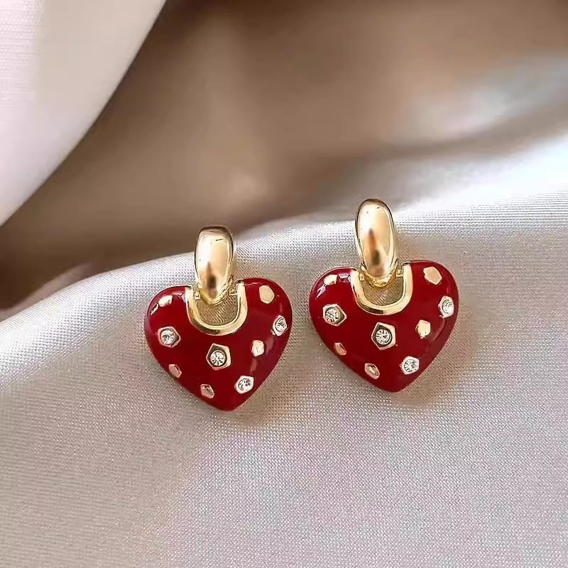 Women's Retro Heart Stud Earrings – Zinc Alloy Vintage Design