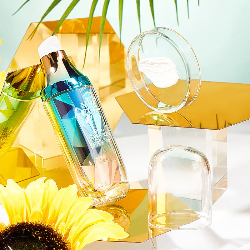Plastic Bottle SPF50 Moisturizing Sunscreen For Daily Use