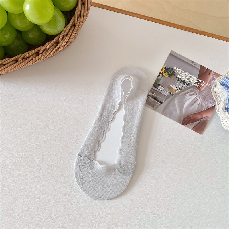 Women’s Low-Cut Lace Liner Socks with Maple Leaf Design